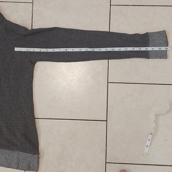 Grey pullover hoodie - Picture 9 of 9